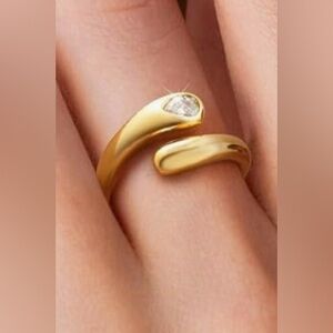 Dillards 18KT dip Swirl Band White sapphire ring adjustable